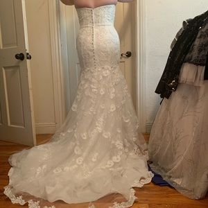 David’s bridal  gown with a corseted top